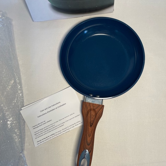 Phantom chef 8” nonstick frying pan - Picture 3 of 4